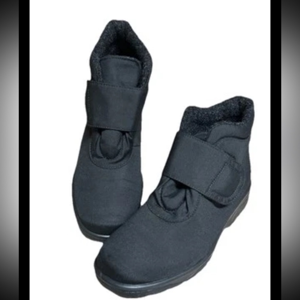 Toe Warmers Winter Shoes Size 7N Black Waterproof  Insulated Made In Canada NEW